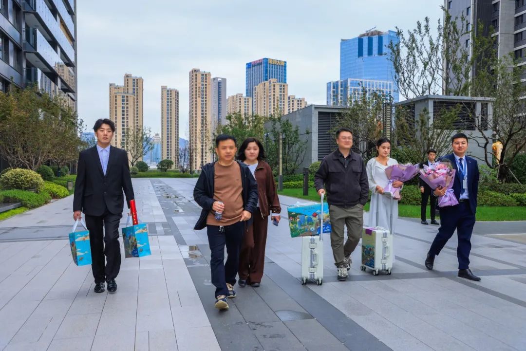 焕新级豪宅奢作，以产品力赢得口碑——青岛银丰玖玺城·珺府盛大交付