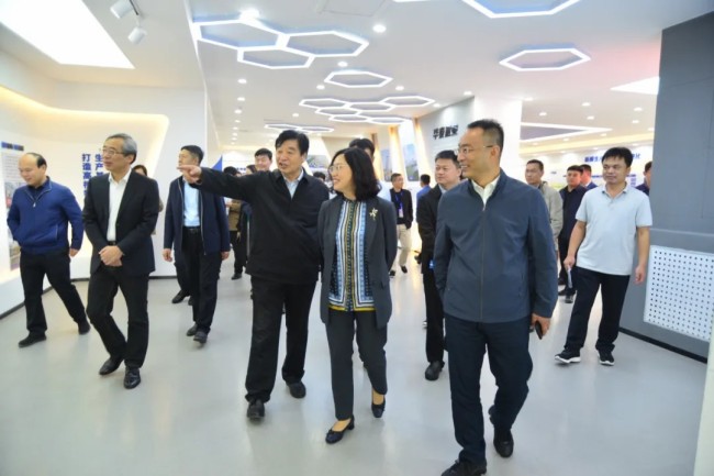 人社部劳动关系司司长李新旺、副司长李俊先后到华泰集团调研