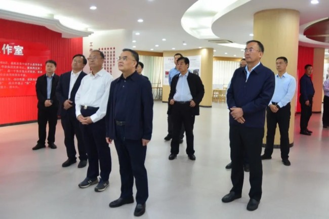 人社部劳动关系司司长李新旺、副司长李俊先后到华泰集团调研