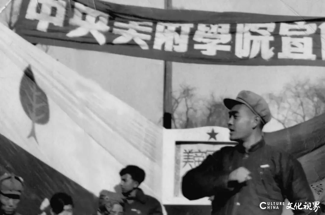 中国美术家协会主席、中央美术学院院长范迪安谈中国美术界在抗美援朝战役中的集体“出征”