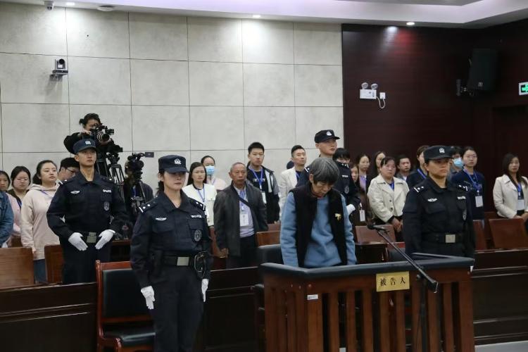 余华英再被判死刑当庭上诉，杨妞花：第一次看到了她的恐惧