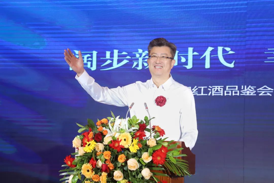 近300名业主带着幸福生活的喜悦赴宴——潍坊恒信青州城市公司举行高质量发展交流会暨业主答谢宴