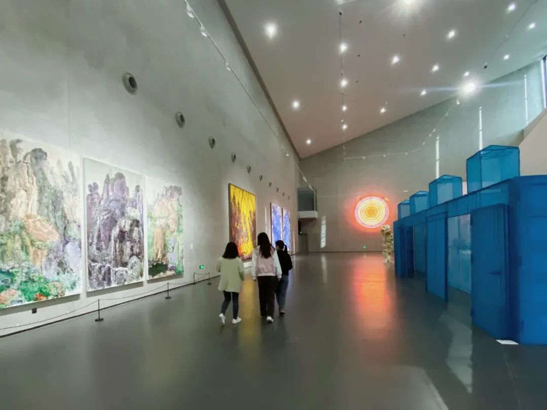在融合、融汇、融化中打开艺术新天地——“超融体·2021成都双年展”开幕之际专访总策展人范迪安