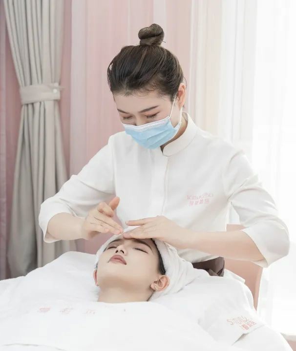 躺着就能瘦——冬日到莎蔓莉莎体验脊美全息spa，轻松拥有大长腿、天鹅颈、仙女背、青绿腰……