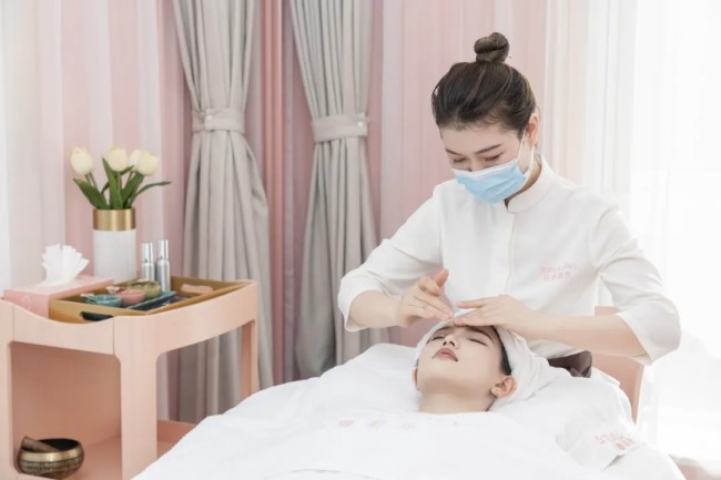 躺着就能瘦——冬日到莎蔓莉莎体验脊美全息spa，轻松拥有大长腿、天鹅颈、仙女背、青绿腰……