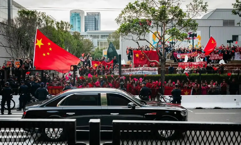 年产仅5辆，获美国总统拜登大赞！这款红旗车用的是玲珑轮胎！