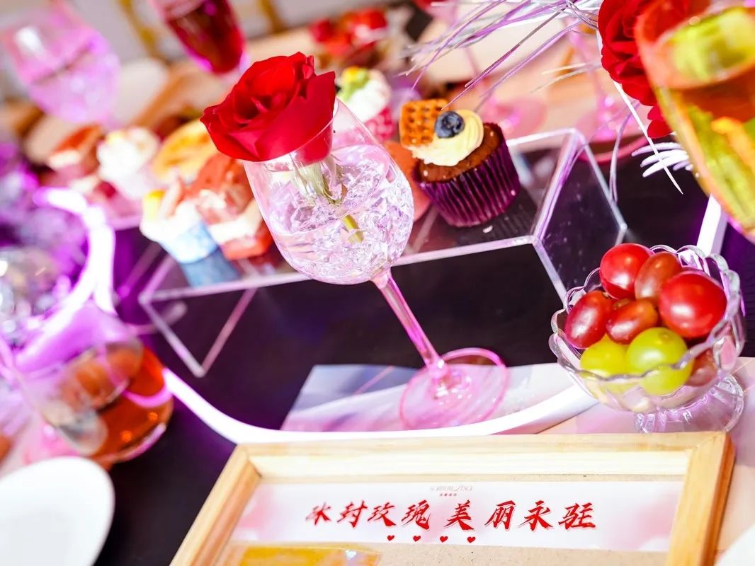 鲜花配美人——莎蔓莉莎唯美的下午茶爱住了