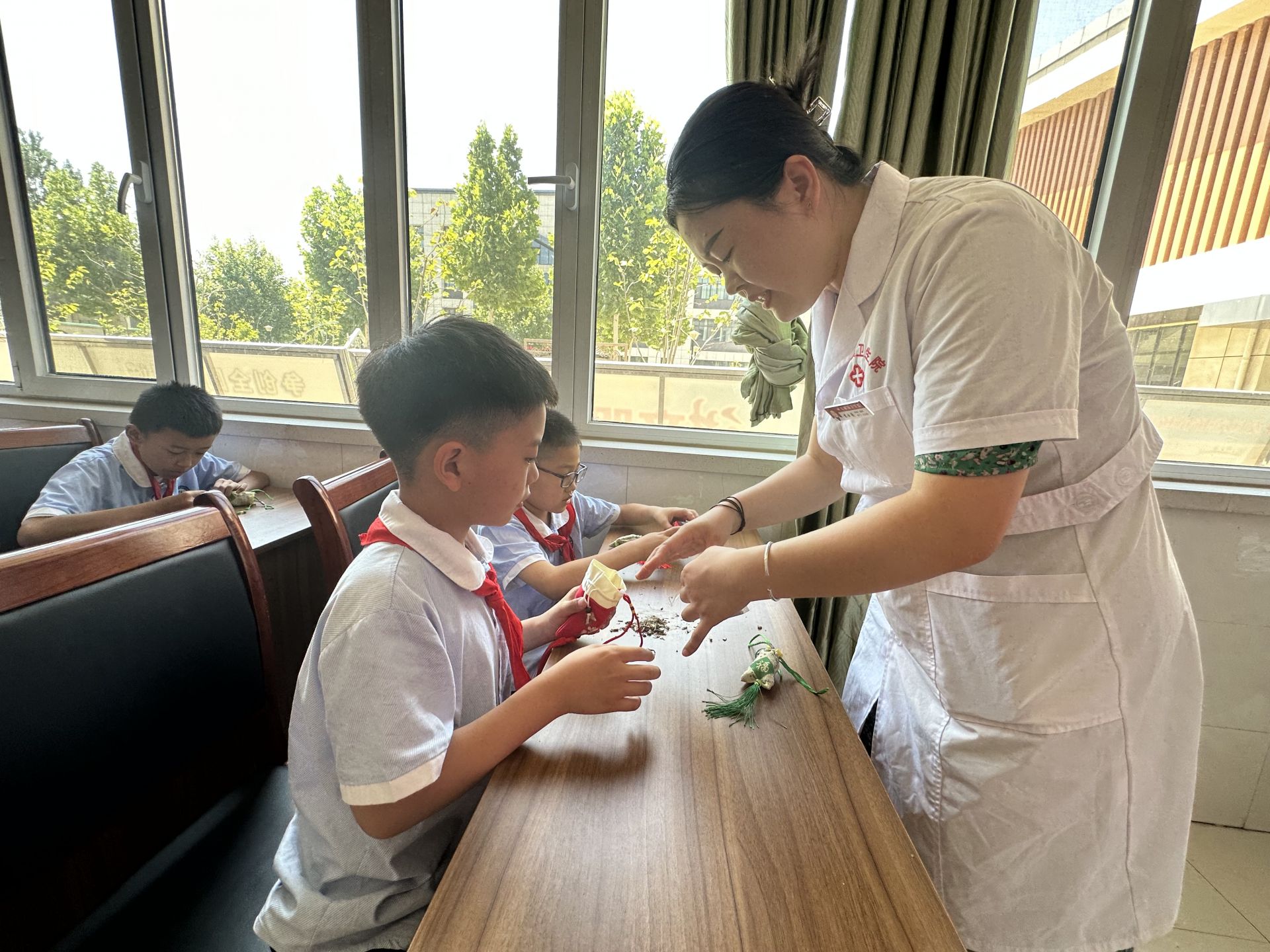 山师大天衢新区杨庄实验小学以劳动教育为抓手，多措并举构建全环境育人体系
