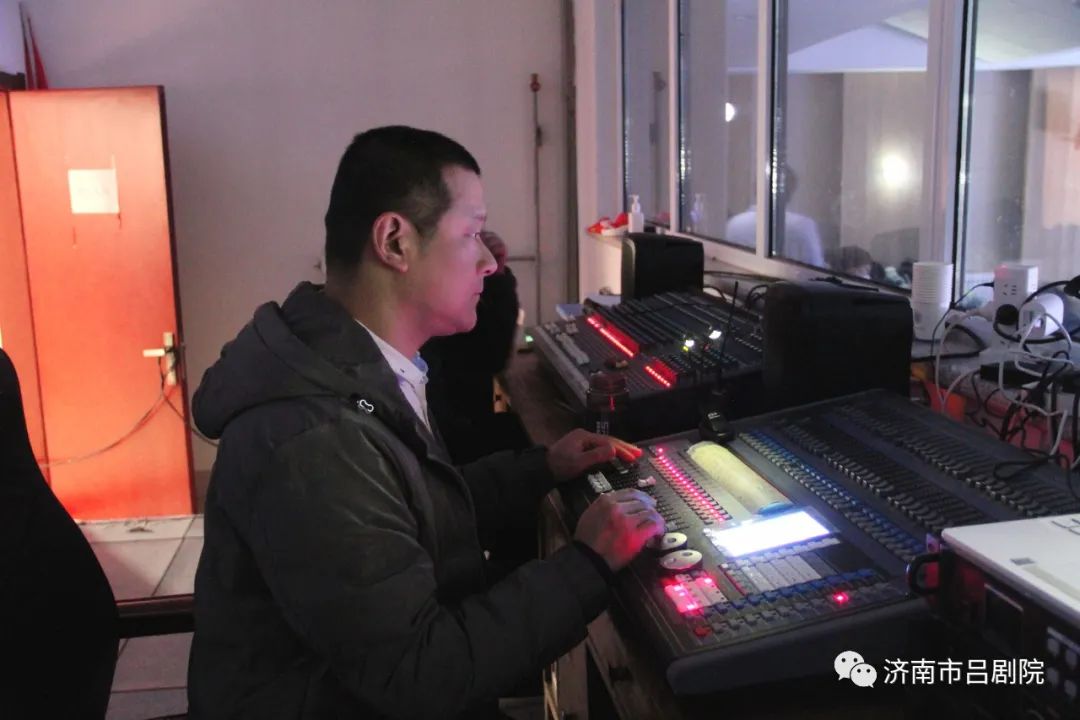 高雅艺术进校园：小剧场吕剧《山伯》又连续走进山东三所省属高校