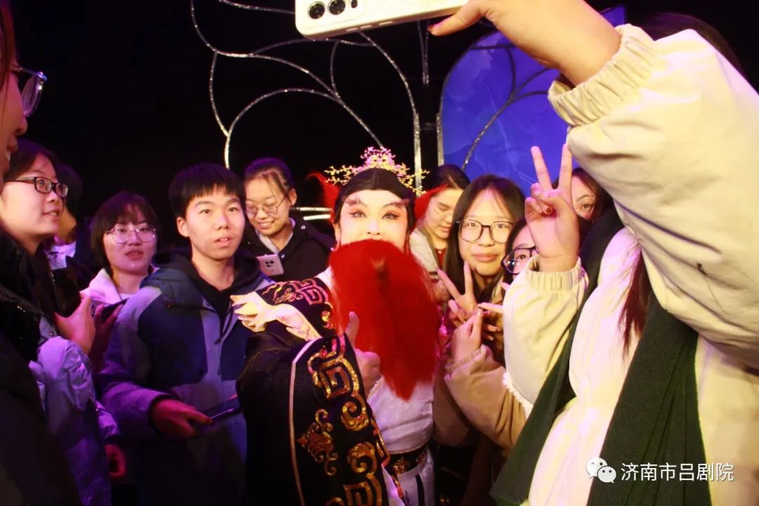 高雅艺术进校园：小剧场吕剧《山伯》又连续走进山东三所省属高校