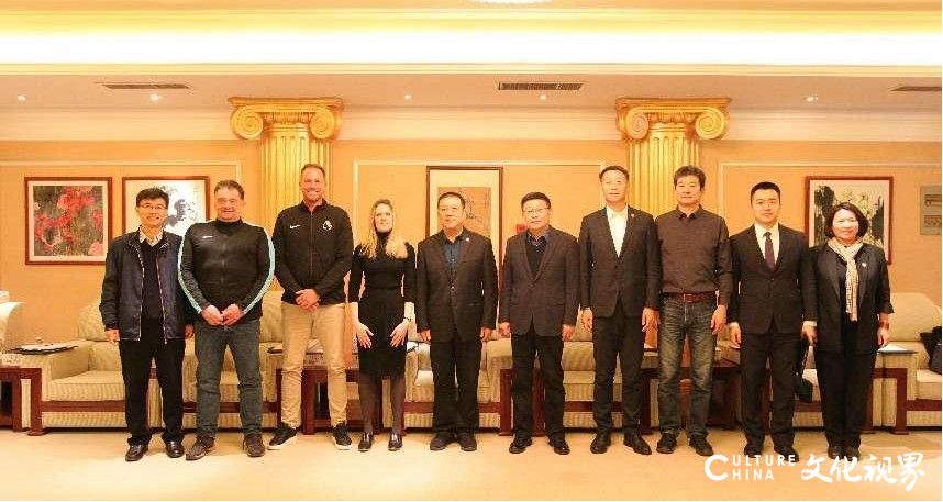 英国驻华大使馆文化教育处公使衔参赞露西·菲利普森一行访问山东体育学院