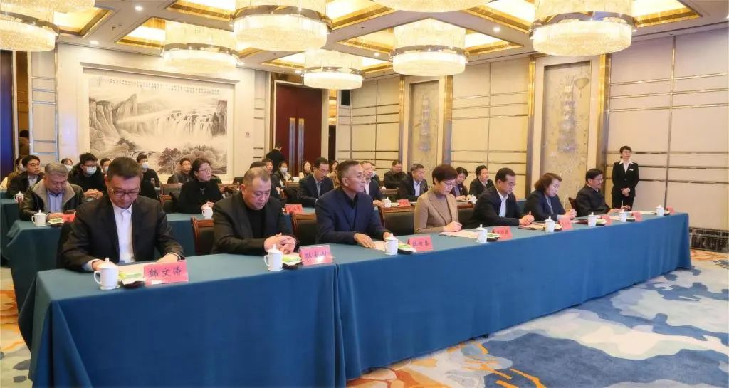 山东工艺美术学院与泰安市人民政府签署战略合作框架协议