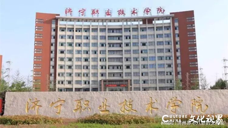 驻场装修工爆料山东济宁职业技术学院装修材料工艺不合规，学校秒回复引更大质疑