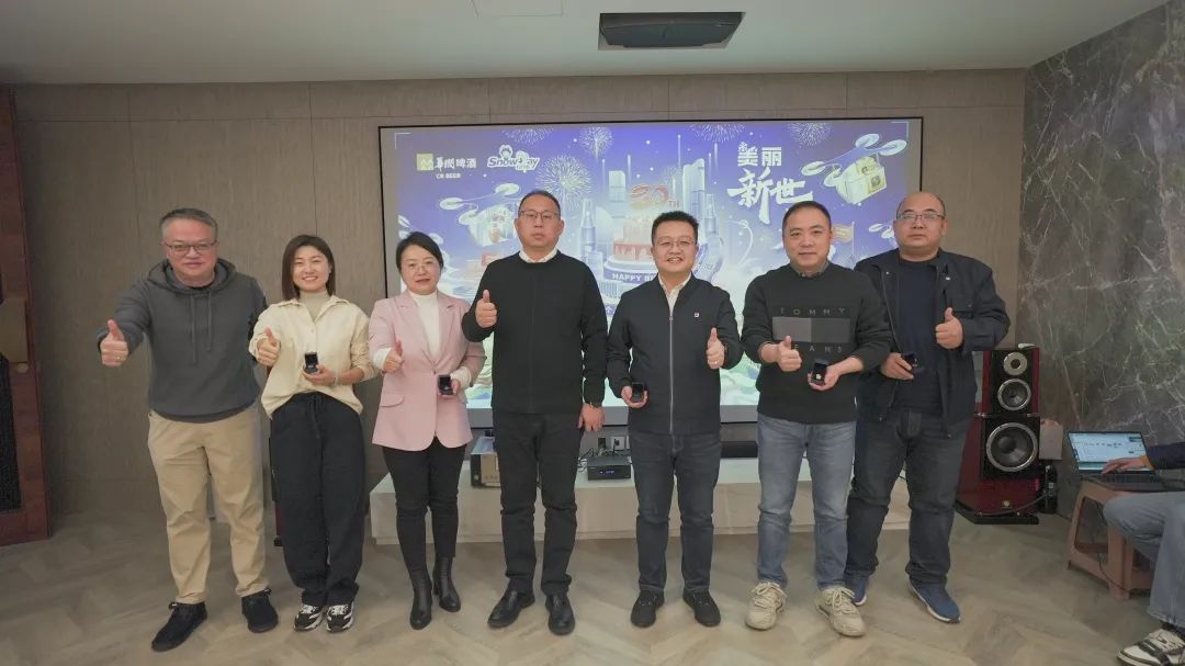 雪花日丨啤白携手向未来，景芝白酒多彩活动为华润啤酒30周年庆生