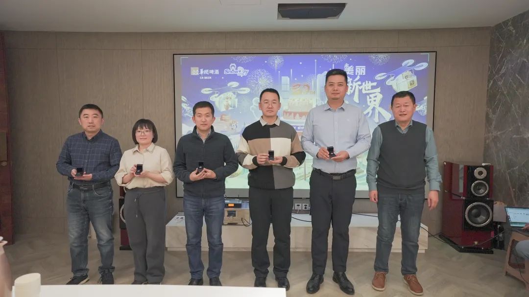 雪花日丨啤白携手向未来，景芝白酒多彩活动为华润啤酒30周年庆生