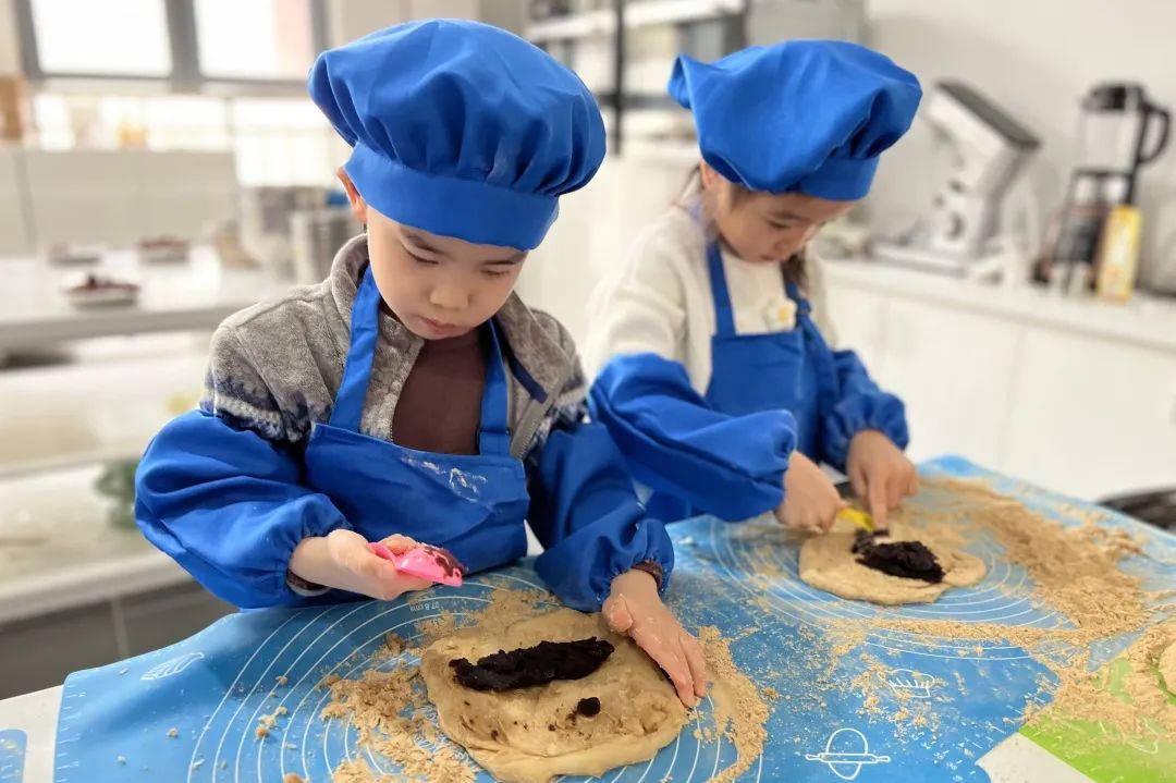 走读城市 微观历史 | 济南市慧思顿高瞻幼儿园探究式学习课程，带娃娃们品味11座城市的历史人文和烟火气