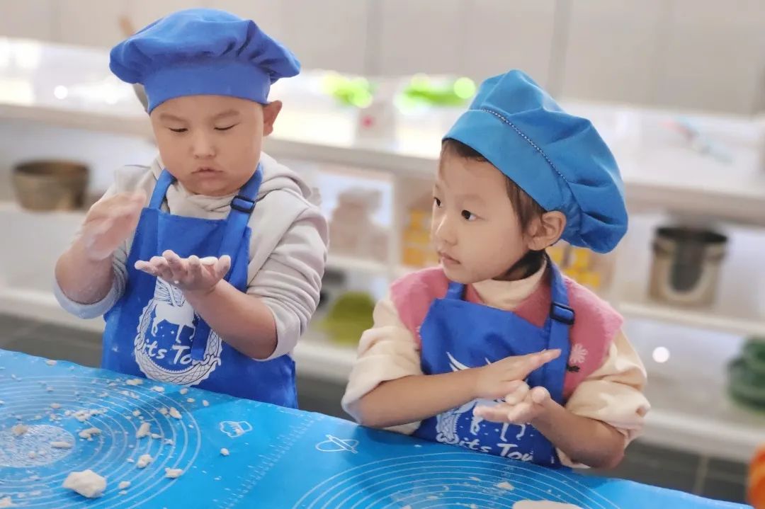 走读城市 微观历史 | 济南市慧思顿高瞻幼儿园探究式学习课程，带娃娃们品味11座城市的历史人文和烟火气