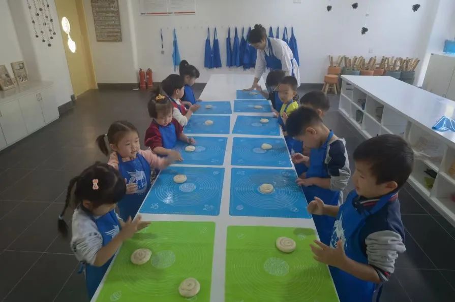 走读城市 微观历史 | 济南市慧思顿高瞻幼儿园探究式学习课程，带娃娃们品味11座城市的历史人文和烟火气