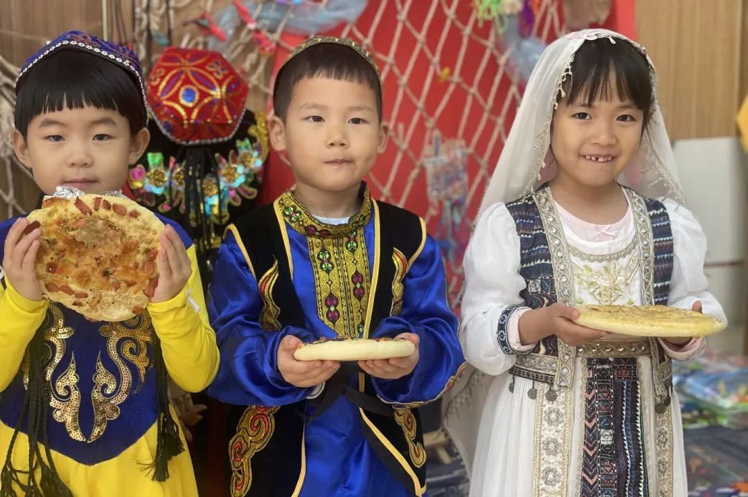走读城市 微观历史 | 济南市慧思顿高瞻幼儿园探究式学习课程，带娃娃们品味11座城市的历史人文和烟火气