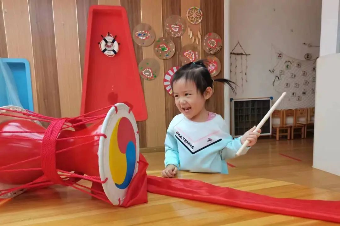 走读城市 微观历史 | 济南市慧思顿高瞻幼儿园探究式学习课程，带娃娃们品味11座城市的历史人文和烟火气