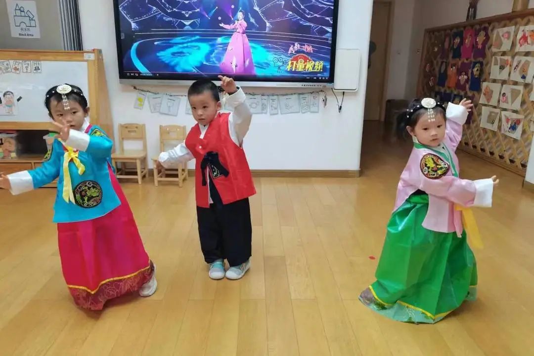 走读城市 微观历史 | 济南市慧思顿高瞻幼儿园探究式学习课程，带娃娃们品味11座城市的历史人文和烟火气
