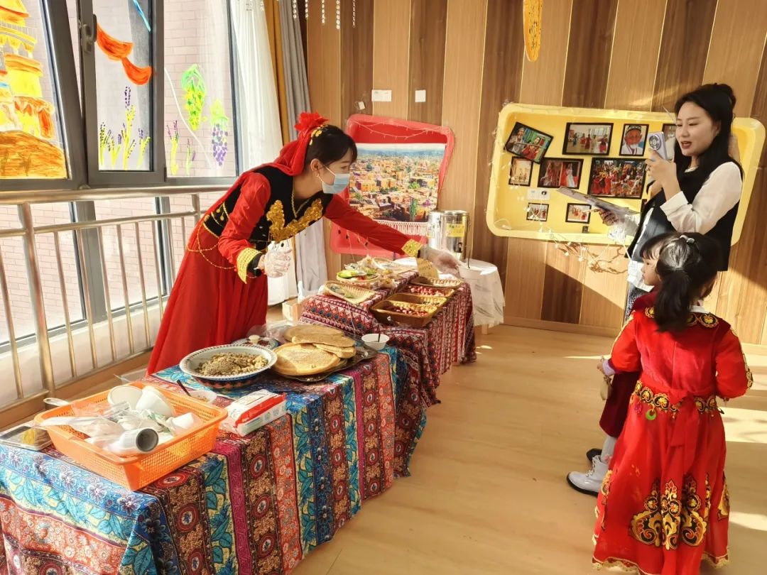 走读城市 微观历史 | 济南市慧思顿高瞻幼儿园探究式学习课程，带娃娃们品味11座城市的历史人文和烟火气