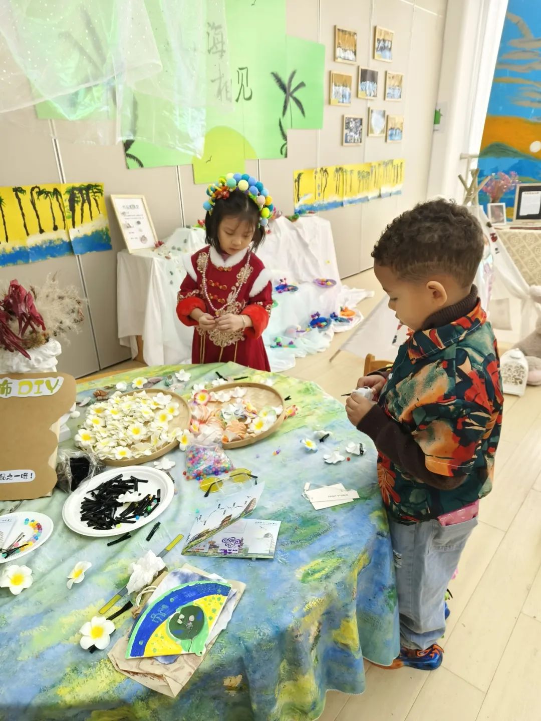 走读城市 微观历史 | 济南市慧思顿高瞻幼儿园探究式学习课程，带娃娃们品味11座城市的历史人文和烟火气
