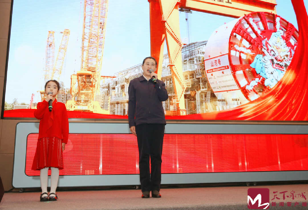 济南昨日召开纪念“三八”国际妇女节115周年暨“项目提升年 泉城有木兰”动员大会